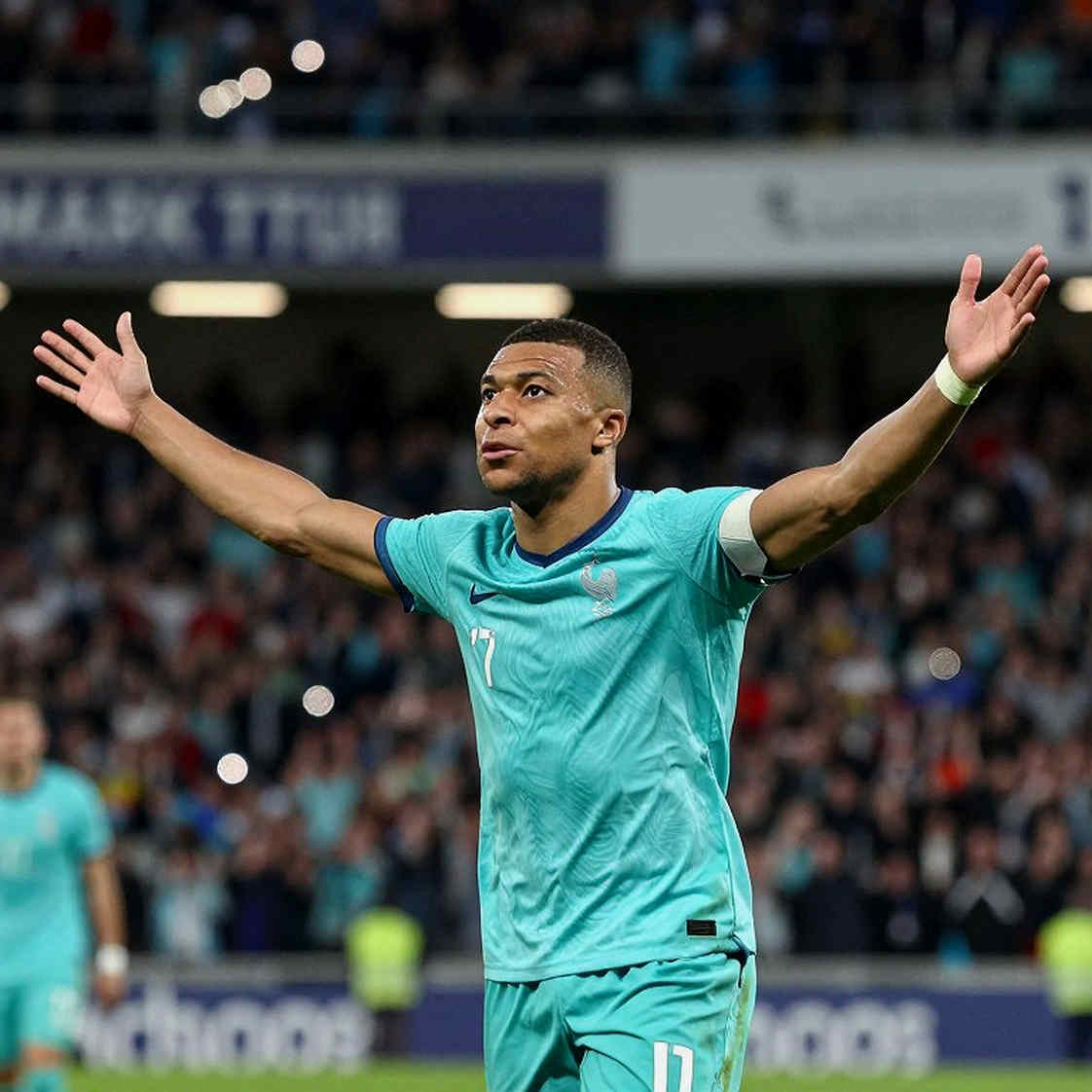 The 629 Passes Lost in the Transfer-Window Noise: How a Young Midfielder Should Be Priced